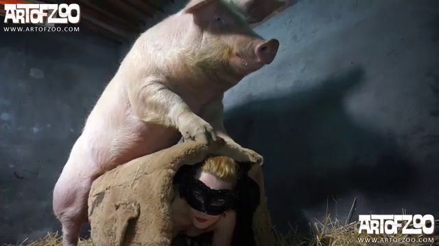 Девушка Лисе кончает под большим кабаном и  сперму Жестокое порно 